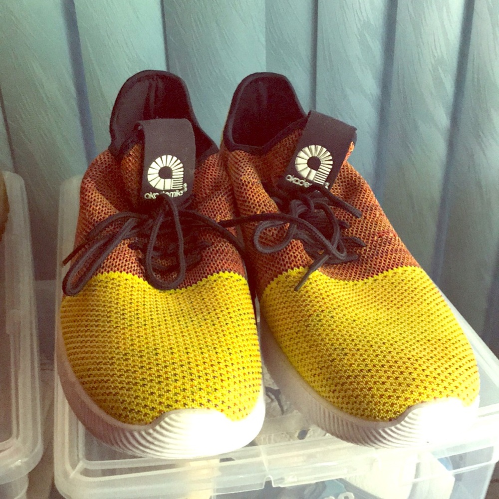 Men’s akademiks sneakers